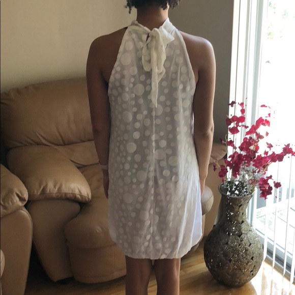 White dress - Picture 3 of 8